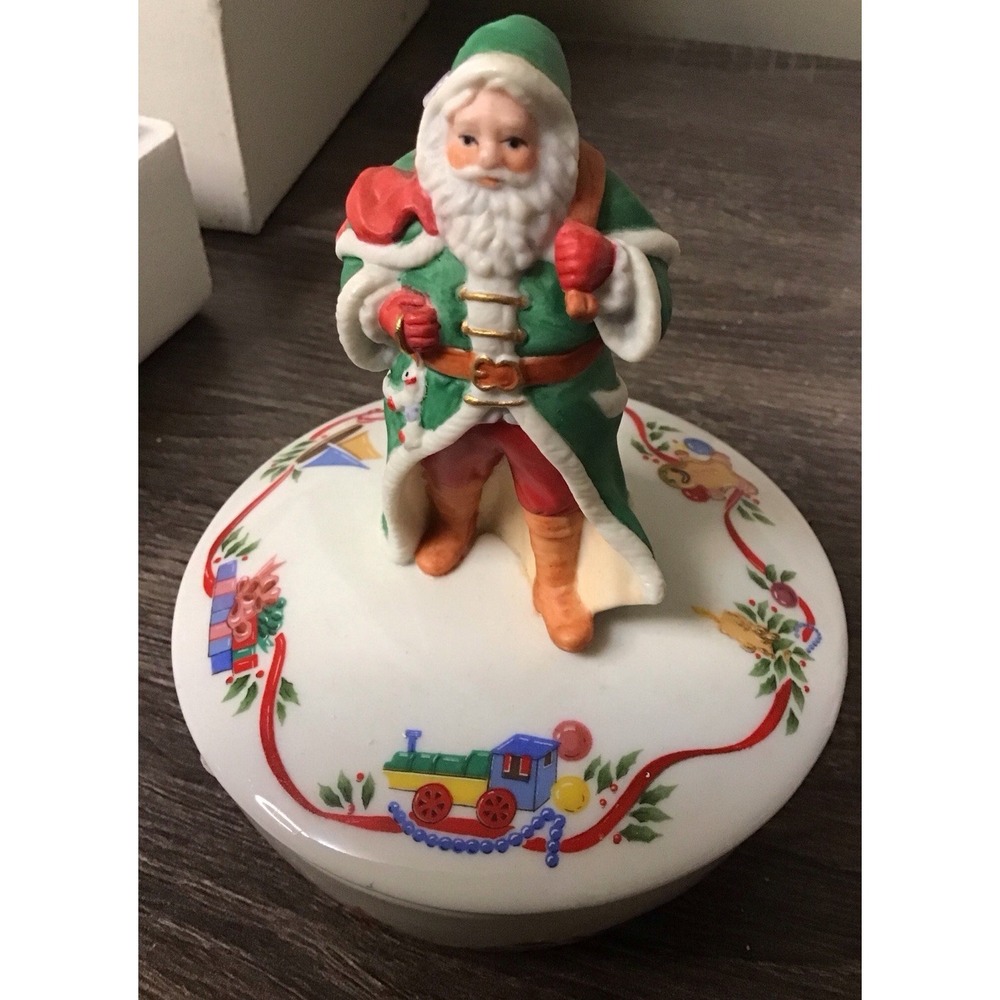 Lenox Collections Porcelain Victorian Santa Music Box 1995 Limited Edition